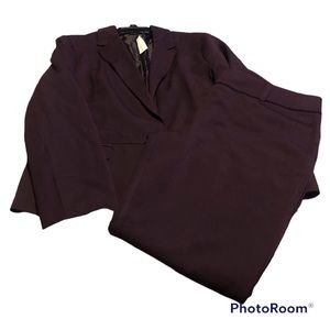 Suit from New York and company for Women Size 18